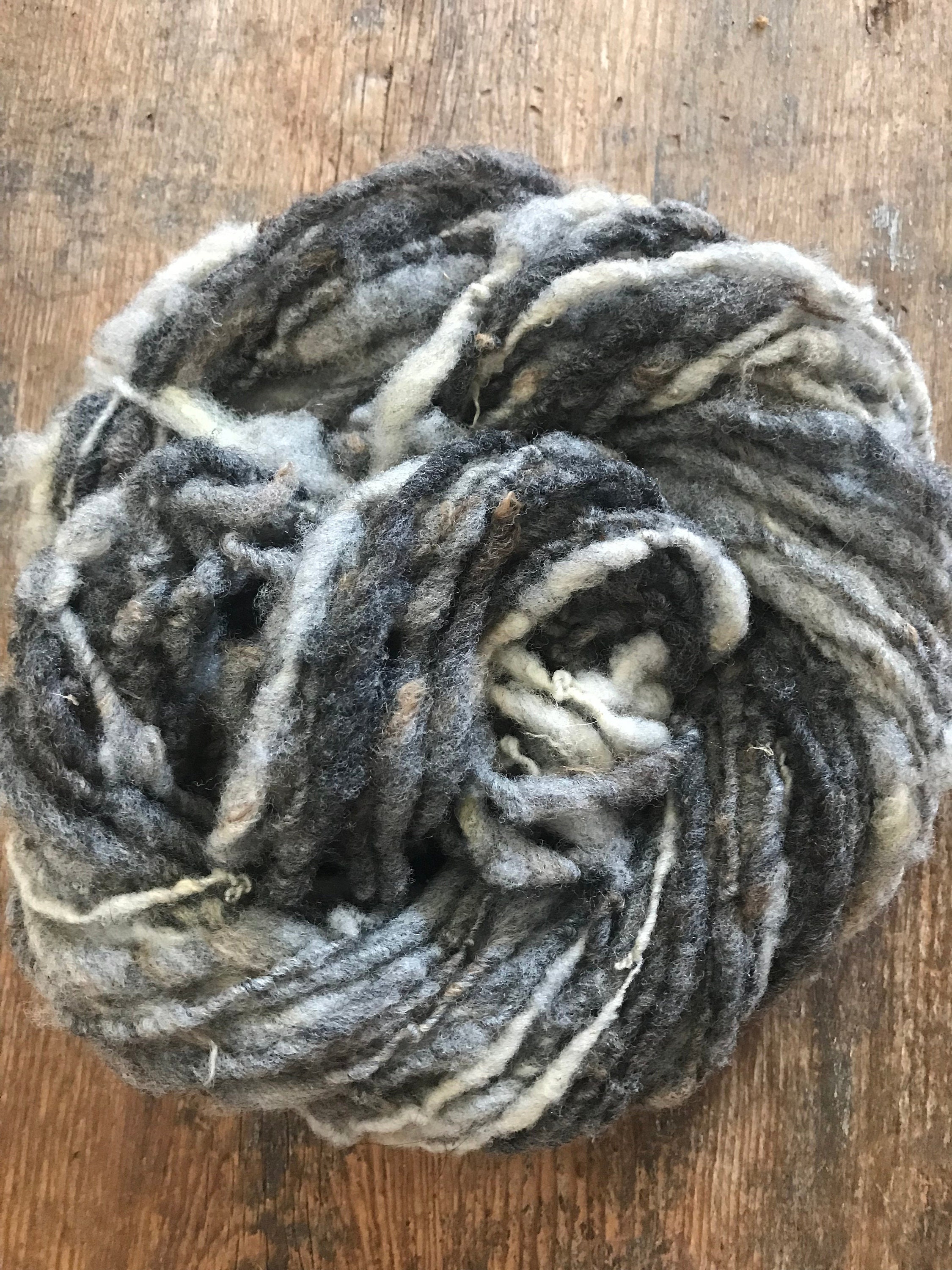 Grey undyed corriedale handspun yarn, 50 yards corriedale wool - Thumbnail 6