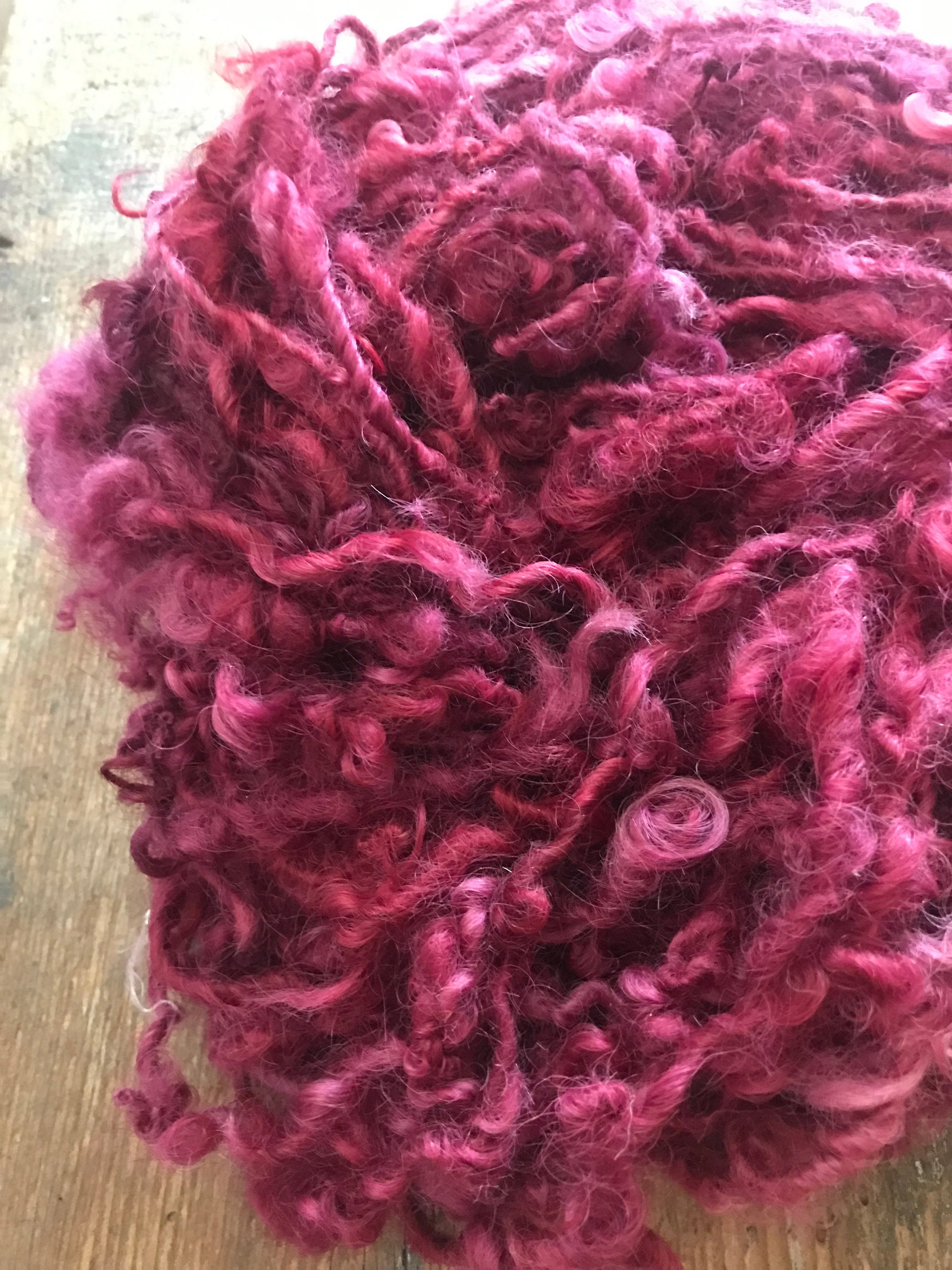 Merrily We Roll Along, burgundy curly 20 yards handspun yarn - Thumbnail 4