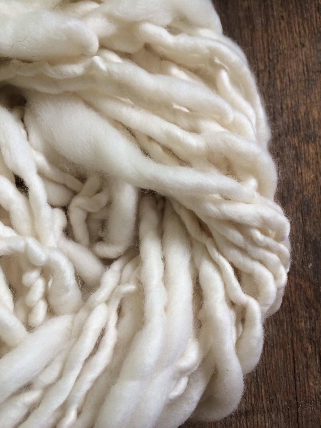 Cloud, bulky white merino handspun yarn, super soft and chunky - Thumbnail 4