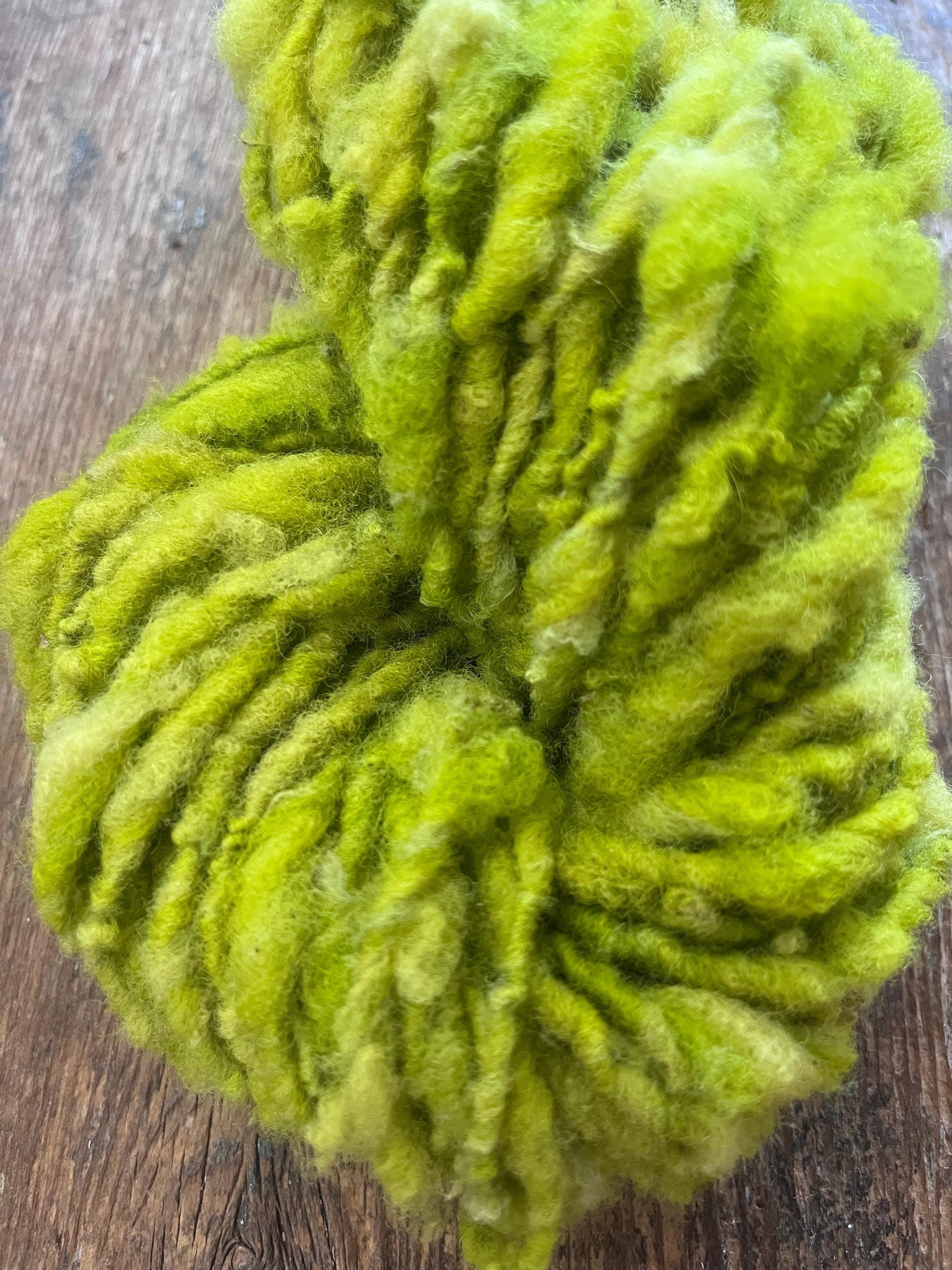 Vivacious green handspun art yarn, textured bulky weight wool - Thumbnail 2