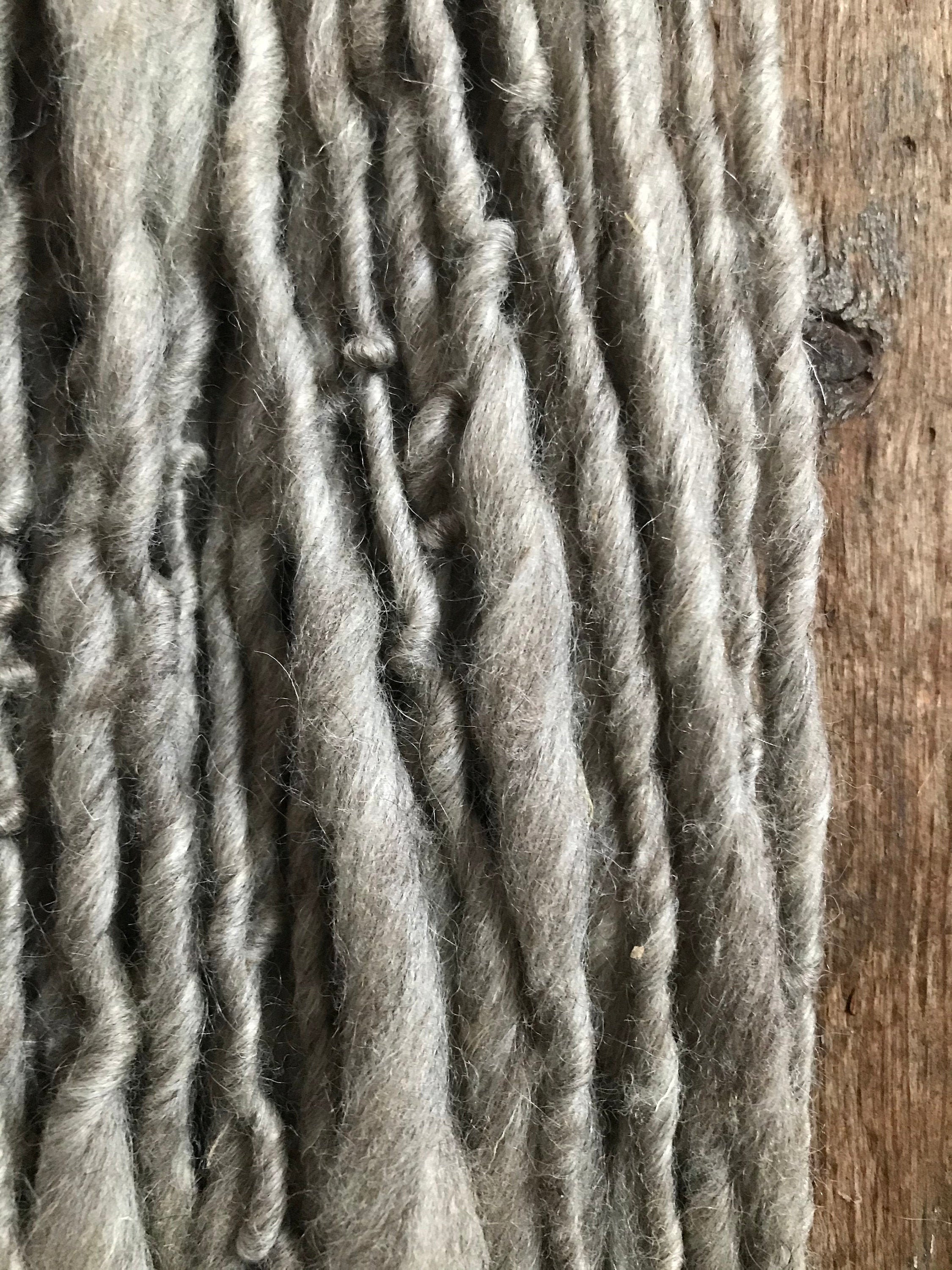 Fog - Natural grey handspun, 50 yards - Thumbnail 5