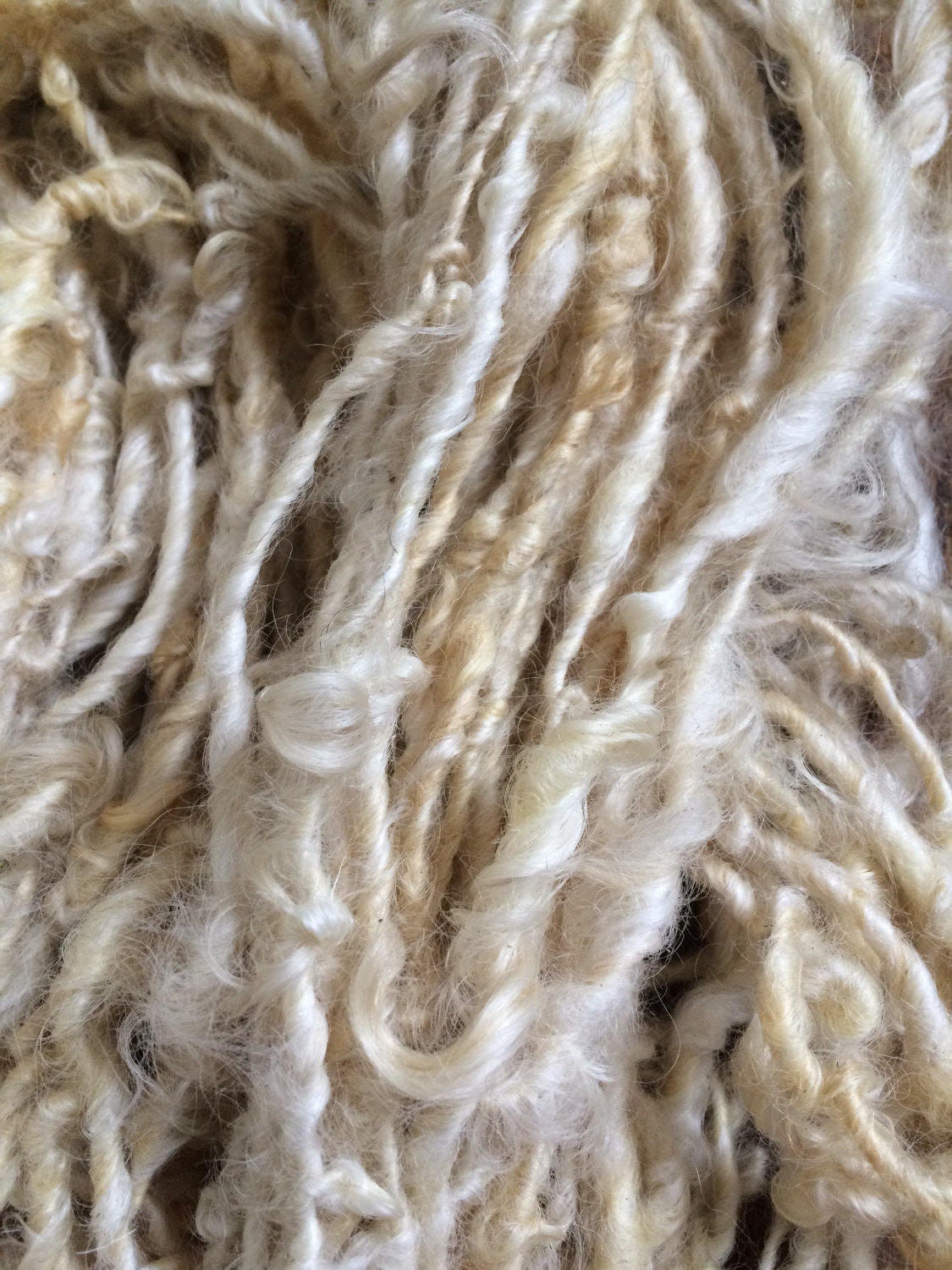 Creamy white Lincoln wool locks yarn, 20 yards - Thumbnail 5