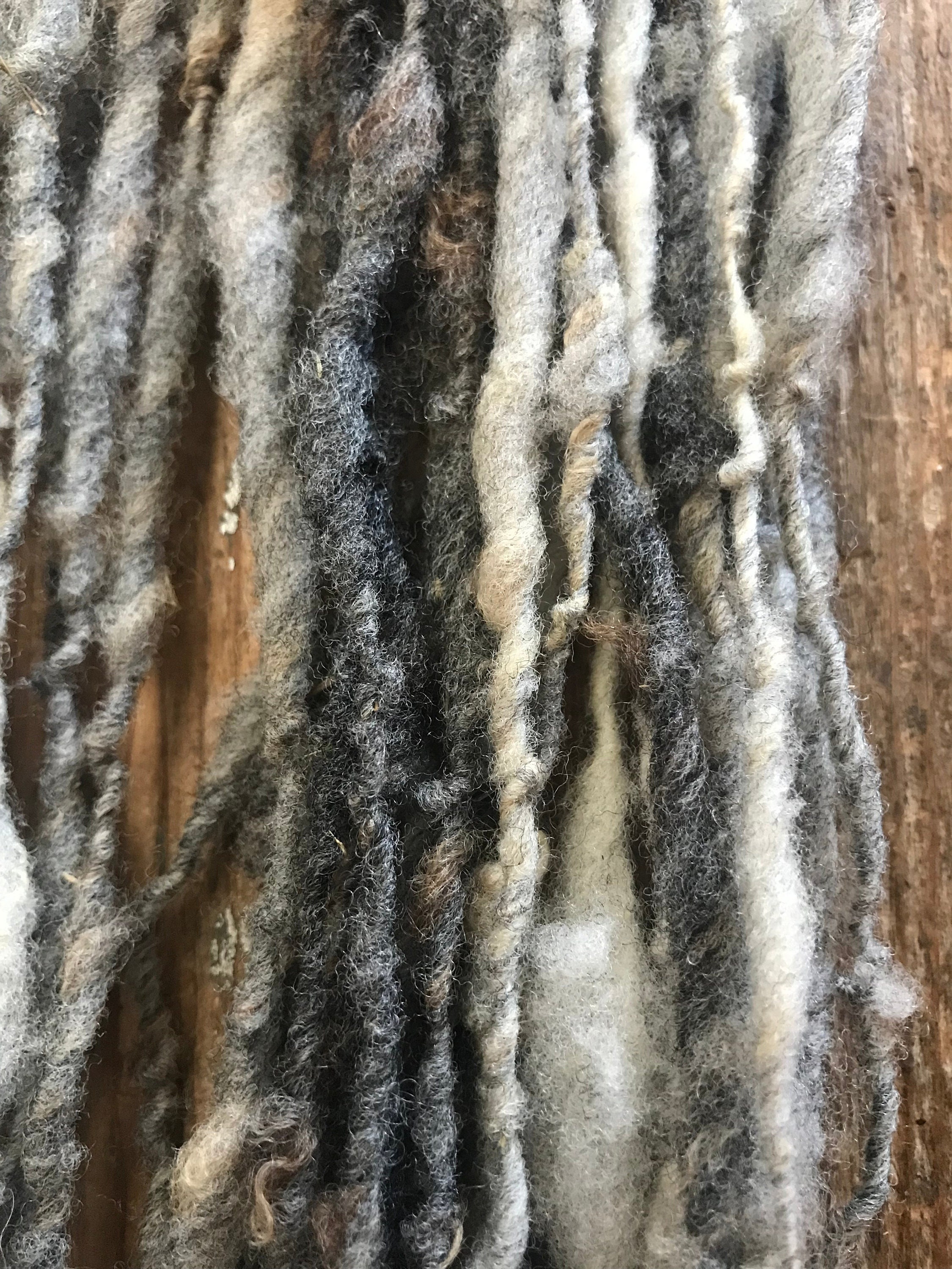 Grey undyed corriedale handspun yarn, 50 yards corriedale wool - Thumbnail 7
