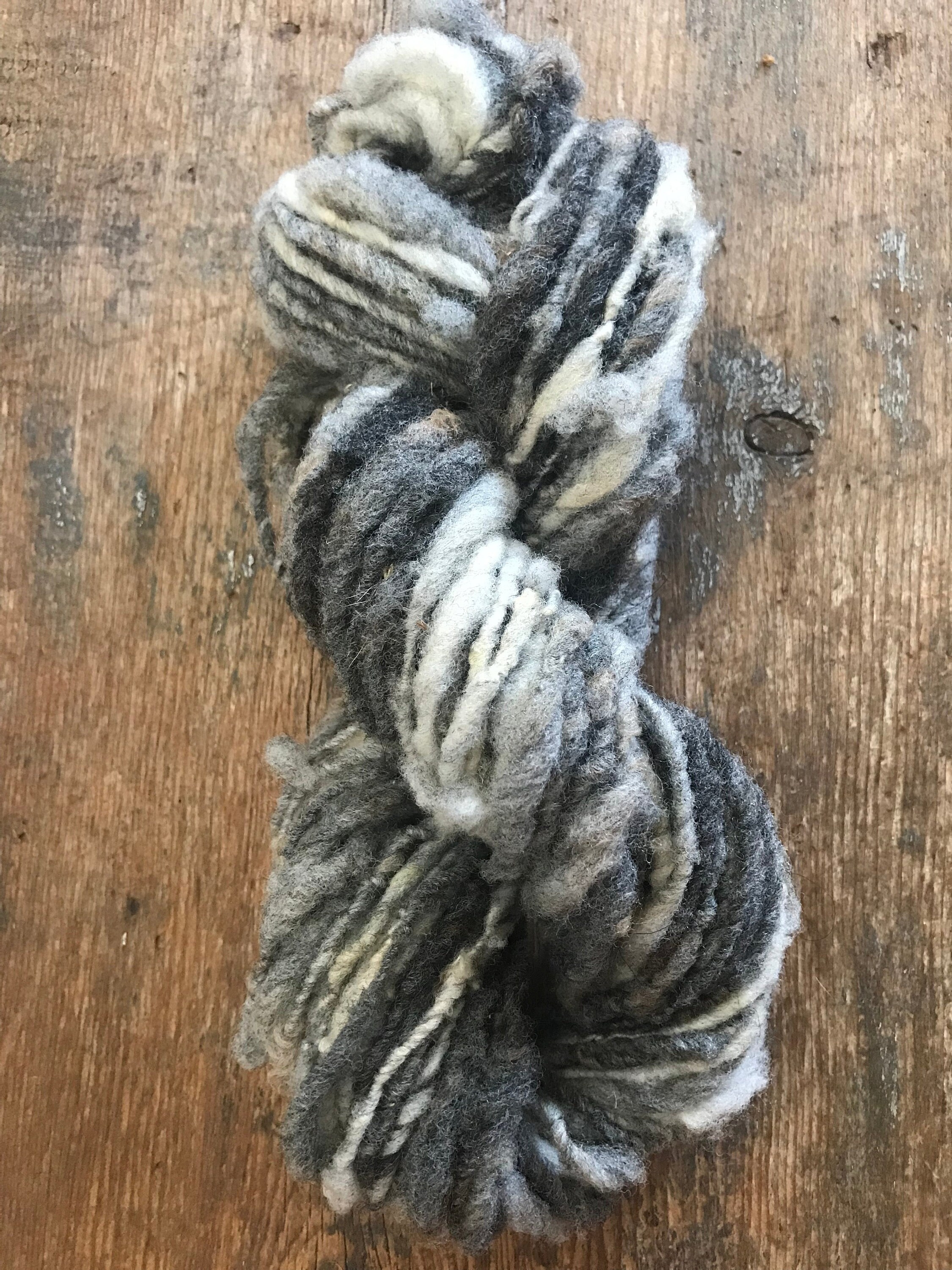 Grey undyed corriedale handspun yarn, 50 yards corriedale wool - Thumbnail 3