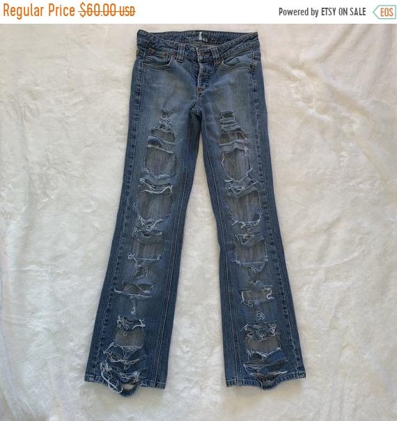 *SALE* Ladies Blue Denim Light Wash Faded Jeans Ripped Holes Distressed Look UK