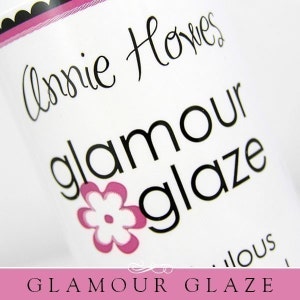 Glaçure glamour. Le meilleur glaçage pour les pendentifs De Scrabble et les Pendentifs en verre.