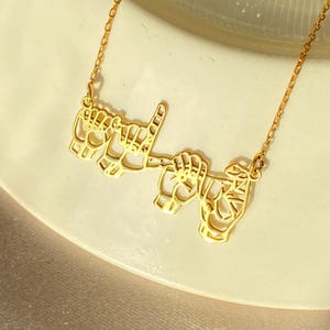 Colar de nome personalizado em linguagem de sinais de ouro 14K, joias personalizadas em ASL, pingente de sinal de mão feito à mão, presente exclusivo para surdos e pessoas queridas com deficiência auditiva