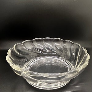 Vintage Clear Glass Bowl Large Scalloped Rim 7.5” Hazel Atlas “Swirl” Style