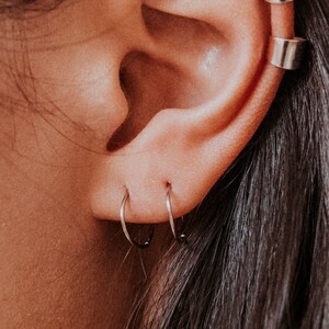 Single Huggie Hoop SOLID WHITE GOLD, 14k, Tiny Earring, Hoop, Unsoldered, Cartilage, Body Jewelry, Nose Piercing, seamless, 18 or 20 gauge