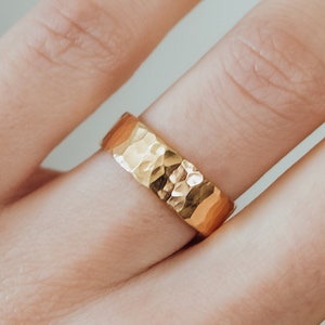 Essential Band | SOLID 14k Gold | Faceted, Pebbled or Speckled | thick hammered cigar band | Unisex mens wedding ring custom sizing, 5mm