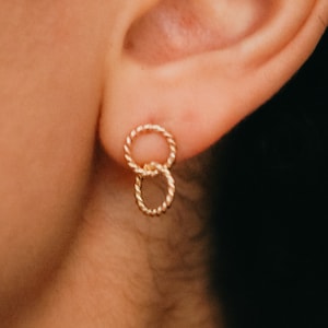 Twist Link Stud earrings in 14K Gold fill or silver, chain link, simple earrings, gold earrings, minimalist earrings, circle studs, dangle