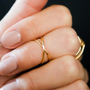 Midi X- Ring in 14K Gold Fill, smooth, hammered, knuckle ring, minimal, stackable rings, pinkie, double ring, double band, crossed ring