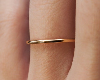 Thick Gold Fill Stacking Ring, hammered stacking ring, 14k gold filled smooth ring, 14k gold fill stackable ring, minimal durable gold ring