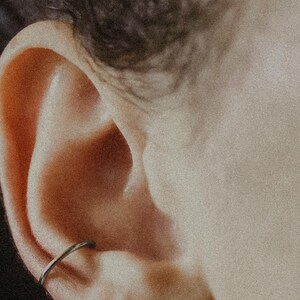 Pijnloze knuffelmanchet | MASSIEF 14K witgoud | Oor of neus | 2x comfortabele stippen | 6 mm, 7,5 mm, 10 mm | Dun of dik, neplichaam, tragus, conch