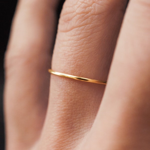 Medium Thickness Gold Stacking Ring | 14K Gold Filled | Hammered or Smooth | 1mm thick ring gold fill stackable, delicate minimal band, midi