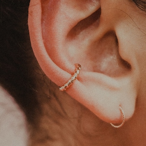 Chunky Twist Ear Cuff in Gold Fill, Rose Gold or Sterling Silver, Faux Earring, Faux Piercing, Faux Conch Ring, unisex minimalist and thick