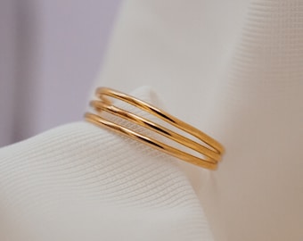 Connected Set of 3 rings in Solid 14K Gold, permanently entwined ring set, minimal stacked rings, gold wedding stacking rings, engagement