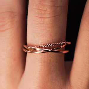 Set of 3 Twist Interlocking rings, 14K Gold Fill, Rose Gold Fill or Sterling Silver, Smooth rings, rolling, gold infinity, wedding, fidget