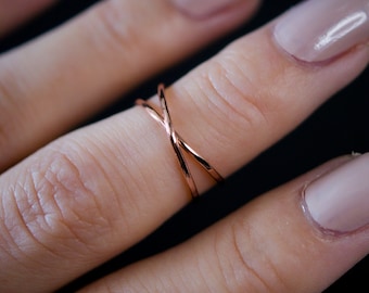 Midi X- Ring in 14K Rose Gold Fill, smooth, hammered, knuckle ring, minimal, stackable rings, pinkie, double ring, double band, crossed ring