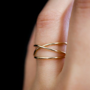 Anillo envolvente, anillo envolvente de relleno de oro de 14K, lleno de oro, anillo cruzado entrecruzado envuelto, anillo tejido, infinito, entrelazado, superpuesto, textura imagen 8