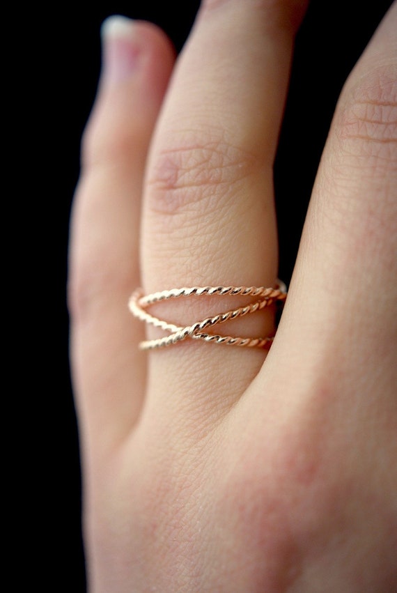 Rose gold intertwined ring online