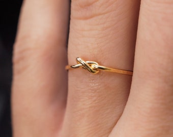 Medium Thick Closed Knot Ring in 14kt gold filled, delicate gold ring, gold stacking ring, gold knot ring, tiny closed knot ring, bridesmaid