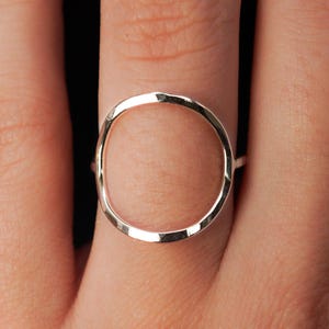 Kreis Ring | Sterling Silber | Glatt oder Gehämmert | Benutzerdefinierte Größe | Geschenk für Frau | Geometrisch | Daumen | Minimalistisch | 925 | 1,5mm