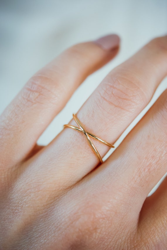 Criss-Cross Ring