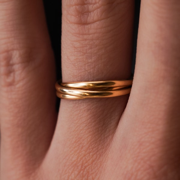 Dünner ineinander greifender Ring aus Gold, Roségold oder Silber