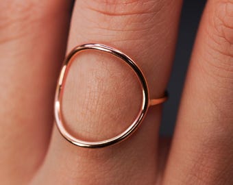 Cirkelring | 14K roséguldfyllning | Slät eller hamrad | Anpassad storlek | Gåva till fru | Geometrisk | Tumme | Minimalistisk | 1,5 mm