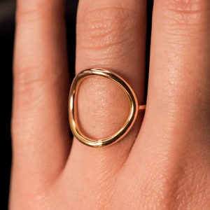 Anel de círculo completo | Ouro 14K preenchido | Acabamento suave, grosso, grande infinito, robusto, aberto, 3D, soldado, circular ousado, polegar, declaração
