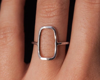 Bague rectangle en argent sterling martelé : bijoux géométriques modernes