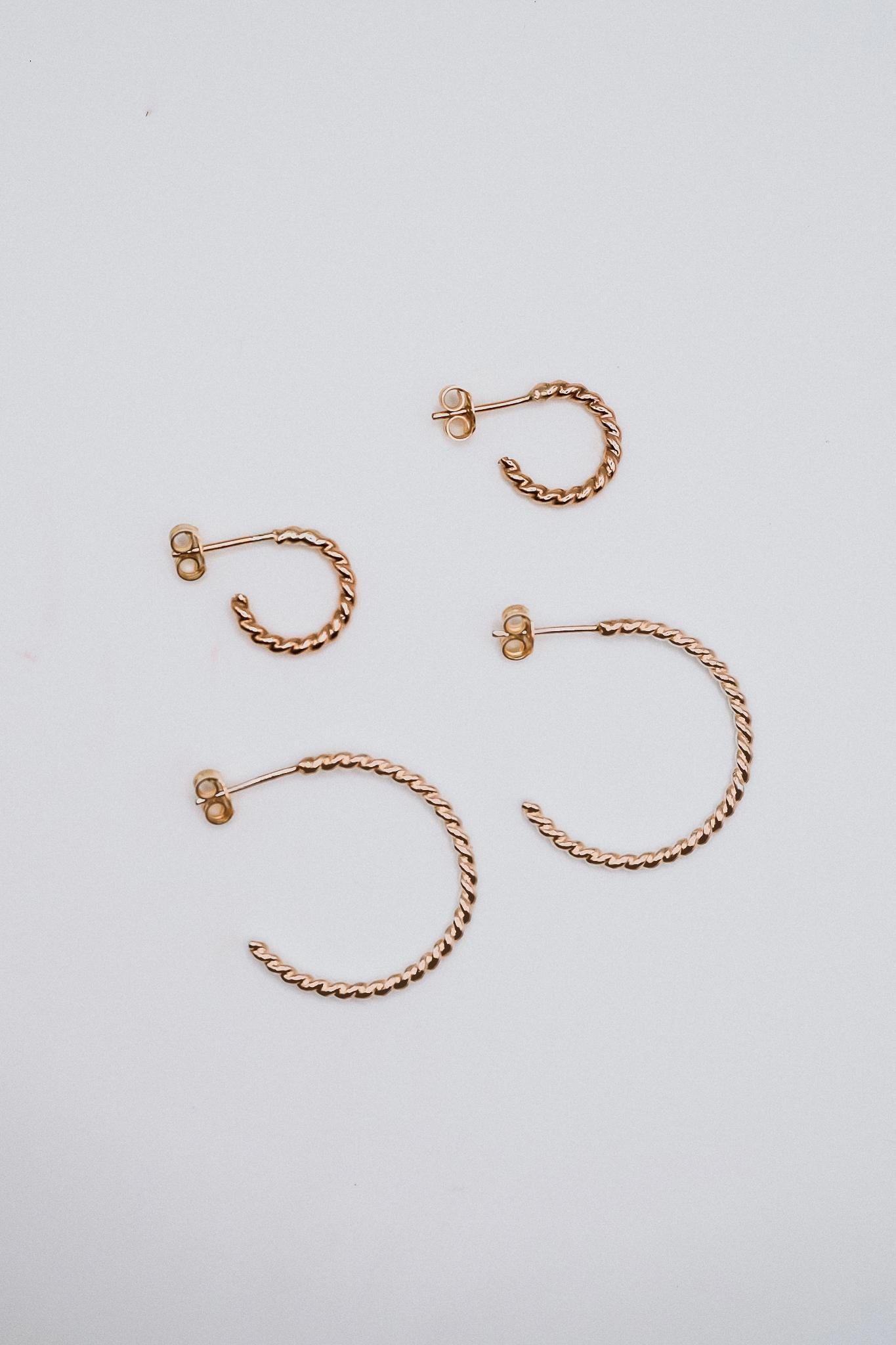 Orecchini A Cerchio Oro 9ct – Grossi Twist Con Sfere, Riempiti In Oro Giallo
