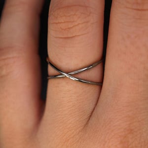 X-Ring in Solid WHITE 14K Gold, gold criss cross ring, crossed ring, 14k palladium, wedding band, bridal, unisex, nickel-free, gunmetal