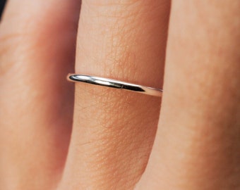 Thick Sterling Silver stacking ring, one single ring, smooth or hammered, 1.5mm stack ring, single silver ring, delicate ring, unisex simple