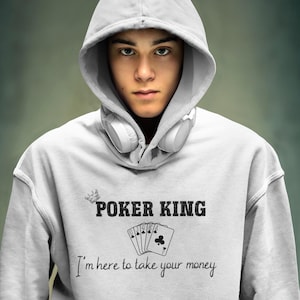 Poker King Hoodie, Old Men Poker Three-Panel Fleece Hoodie. Moletom, Presente para Amantes de Jogos de Cartas, Roupas com Tema de Cassino, Vestuário Masculino para Jogos de Azar