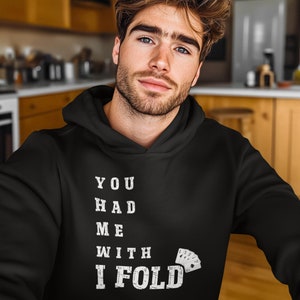 Sudadera con capucha de póker, sudadera de juego de cartas, ropa de juego, top con temática de casino, jersey polar acogedor, regalo para jugadores de cartas