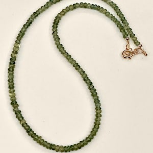 Grüne Apatit Halskette: 18k Gold Filled Verschluss, Edelstein-Schichtung