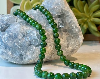 Collar de cuentas de diópsido cromado AAA: cierre chapado en oro de 18 k, collar de piedras preciosas naturales verdes de diópsido redondo y liso de 7 mm.