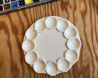12 Well Ceramic Circle Mixing Palette. Medium wells for mixing watercolor, gouache, ink, acrylic, and oil paints. Flat space for mixing.