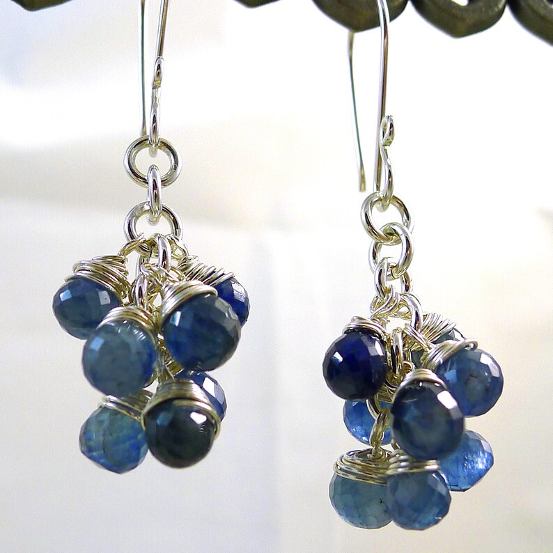 Blue Sapphire and Sterling Earrings imagem 3