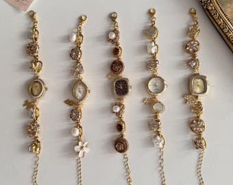手作りのヴィンテージゴールドウォッチブレスレット、パールとクリスタルチャームの腕時計、レトロな時計ジュエリー、彼女への高級な小さな時計の文字盤のギフト