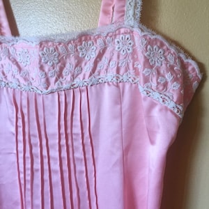 Vtg 60s Sacks Fifth Avenue Peach Lace Nightgown // Large