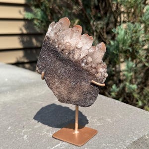 Hematite Quartz Points Specimen on Stand Brazil, Red Hematoid Quartz, Fire Quartz Cluster, Healing Crystal, Chakra Decor, Spiritual Gift