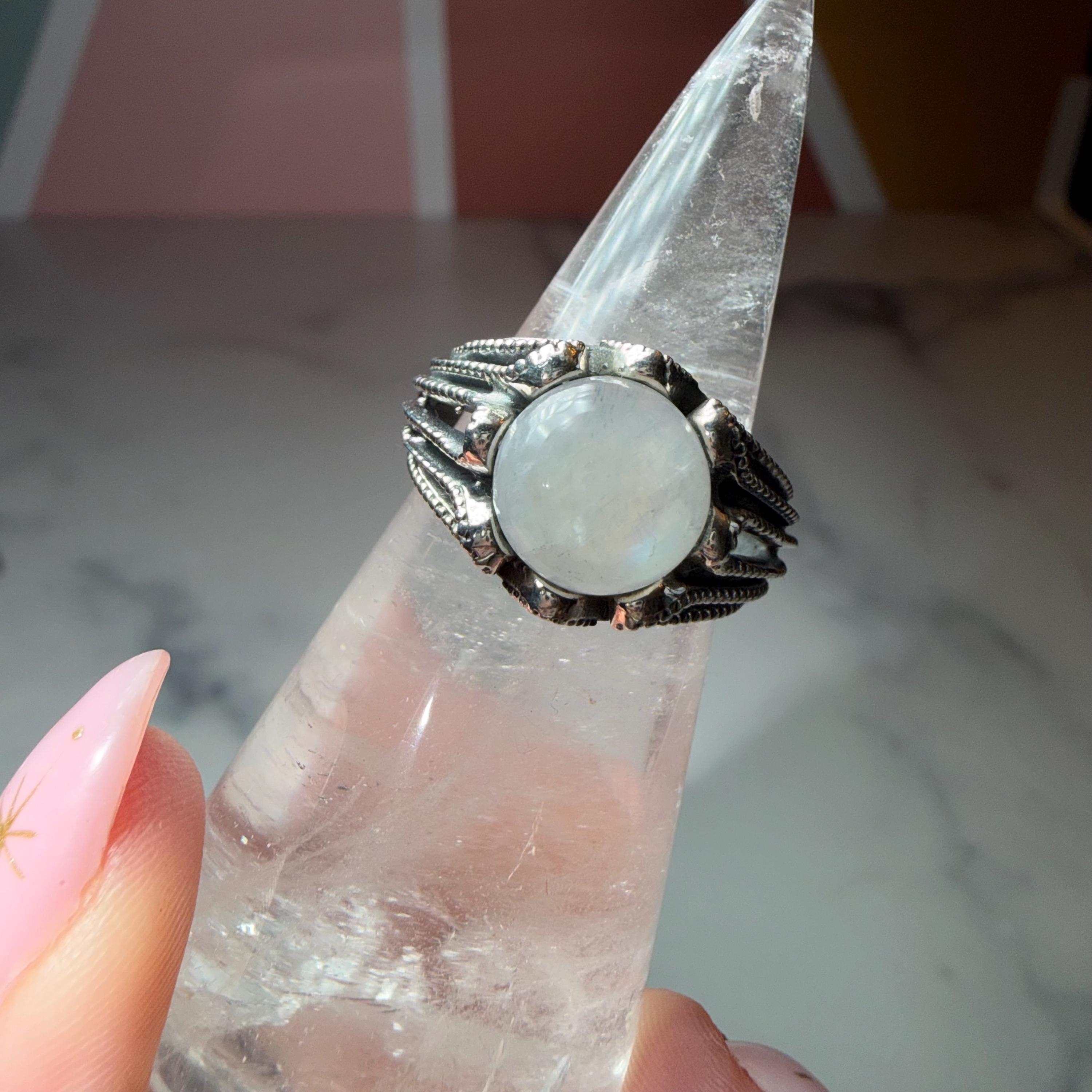 Round Rainbow Moonstone Statement Ring, 925 Sterling Silver Iridescent Gemstone Jewelry (size 7.75) 2