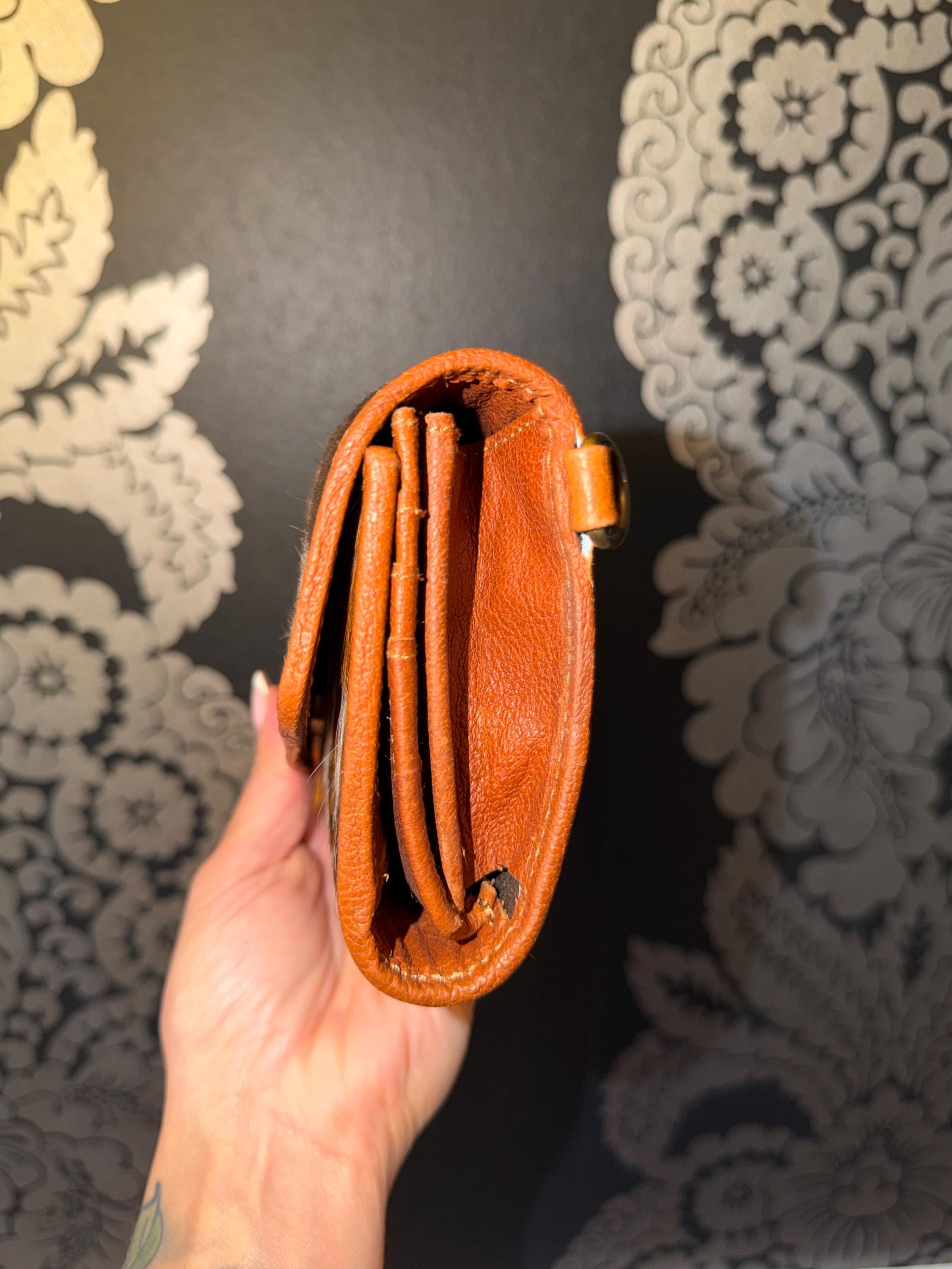 Cowhide Leather Crossbody Wallet 8