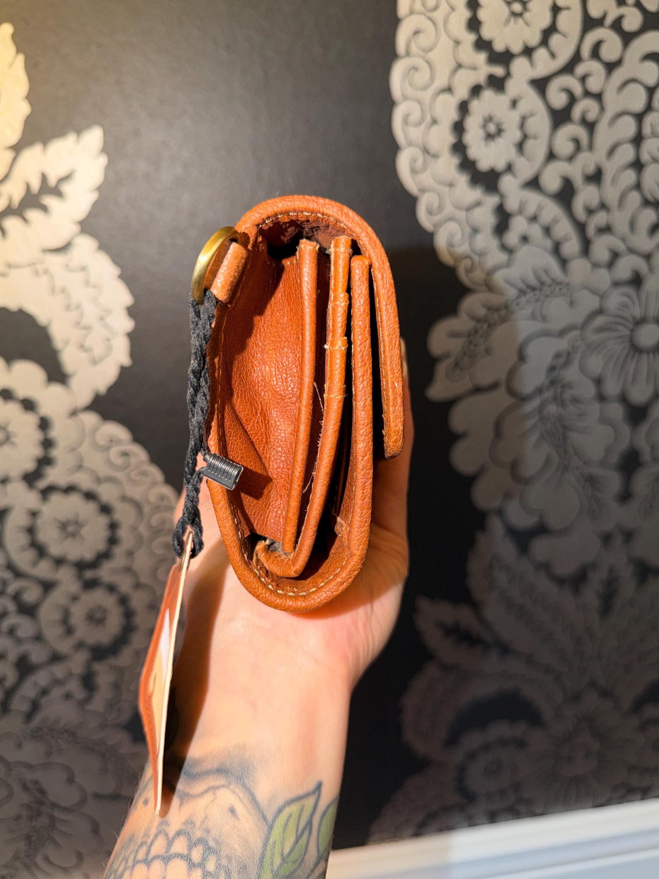 Cowhide Leather Crossbody Wallet 7