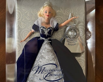 Edizione speciale Millennium Millennium Princess Barbie, NRFB # 24154, (conservata nella scatola di cartone originale dalla consegna negli ultimi 25 anni)