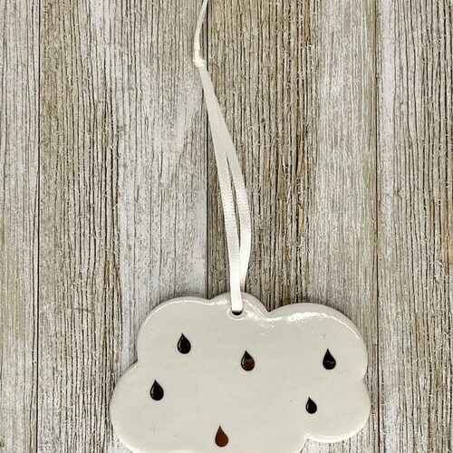 Gouttes de pluie sur les nuages