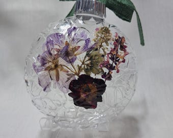 Handmade Pressed Flower Shatterproof Ornament | Real Dried Flower Hanging Decoration | Botanical Gift | Cottagecore Home Décor